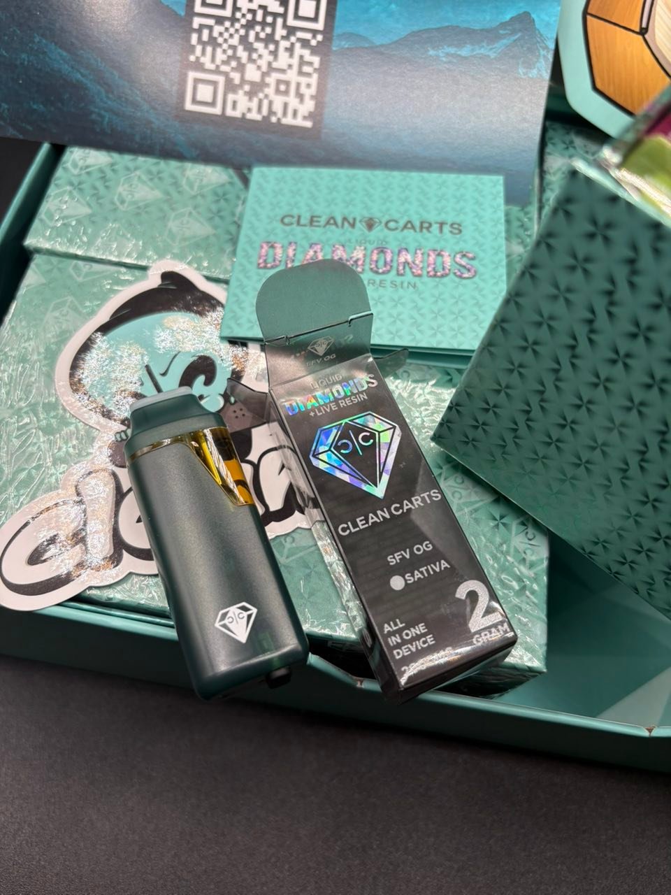 CLEAN CARTS 2G DISPOSABLE TIFFANY BLUE EDITION – LIQUID DIAMONDS + LIVE RESIN