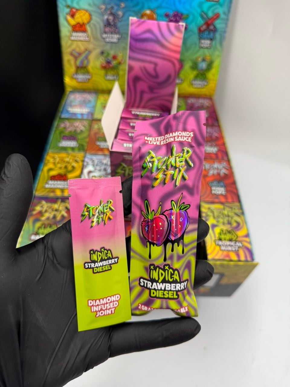 STONER STIX V3 2G DISPOSABLE + PRE ROLL – MELTED DIAMONDS + LIVE RESIN SAUCE - Image 2