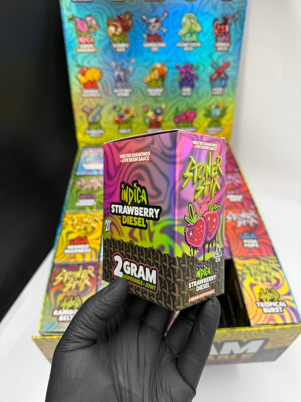 STONER STIX V3 2G DISPOSABLE + PRE ROLL – MELTED DIAMONDS + LIVE RESIN SAUCE - Image 4