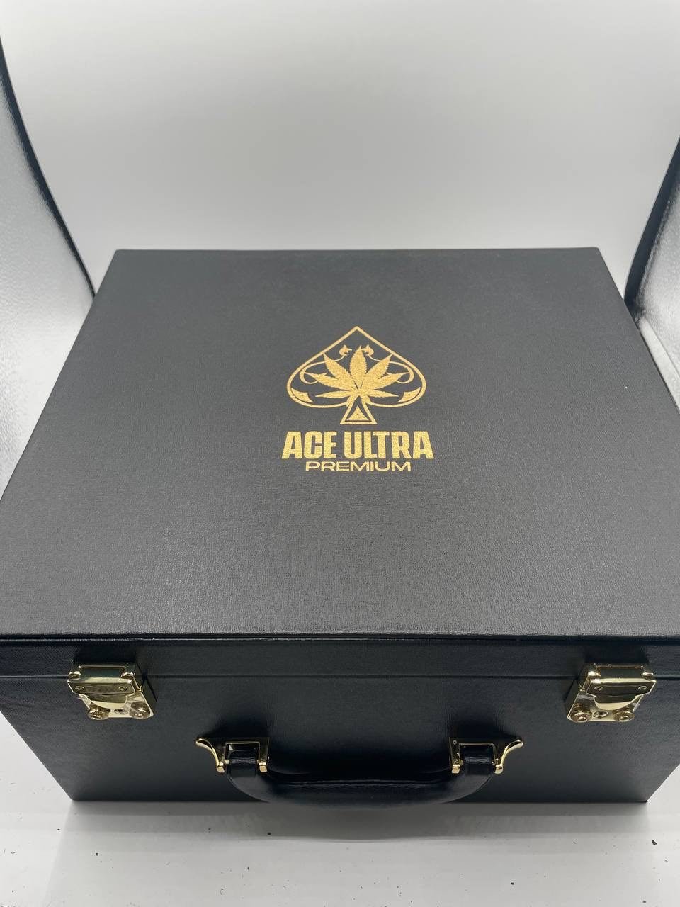 ACE ULTRA PREMIUM 2G DISPOSABLE: THE BLACK BADGE COLLECTION - Image 5